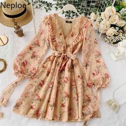 Ins Puff Long Sleeve Wooden Ear Print Vestido V Neck Slim Waist Lace Up Bow Dress Autumn Spring A Line Holiday Ropa 47298 210422