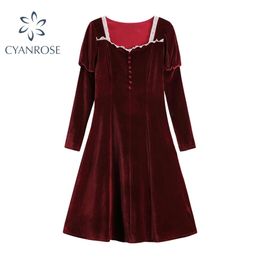 Red Flannel Dress Women French Vintage Square Collar Spliced Lace Long Sleeve Midi Frocks Lady Y2K Retro Party Fluffy 210515