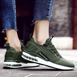 High Quality 2021 Arrival Mens Women Sport Running Shoes Breathable Runners Triple Black Green Grey Flat Outdoor Sneakers Eur 36-45 WY22-1820