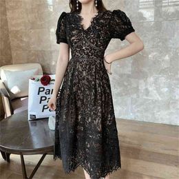 Fashion Designer Summer Elegant Black Dresses Women V-neck Luxury Lace Patchwork Embroidery Vintage Midi Dress 210603