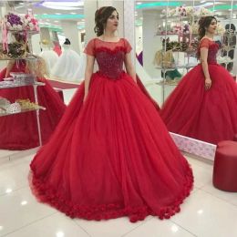 Red Quinceanera Dresses 2022 with Beaded Applique Short Sleeves Lace up Back Scoop Neck Floor Length Handmade Flowers Prom Sweet 16 Evening Ball Gown vestidos