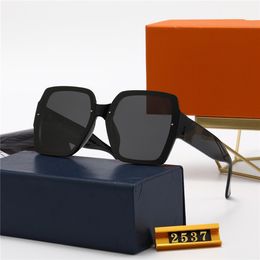 Wholesale luxury exquisite Unisex Fashion men's and women's sunglasses metal driving decoration high-quality designer UV400 lens glasses