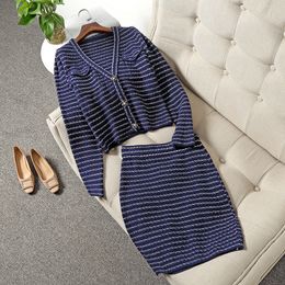 2021 Autumn Winter Long Sleeve V Neck Wine / Blue Striped Knitted Single-Breasted Pockets Cardigans Sweater + Knee-Length Skirt Two Piece Suits 2 Pieces Set 21S2609096