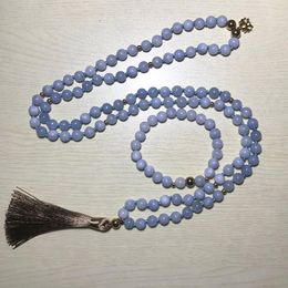 Collane del pendente 8mm Aquamarine Collana annodata annodata 108Japamala Meditazione Yoga Guarigione Benedizione Set di gioielli Benedizione con nappa dorata Lotus nappa