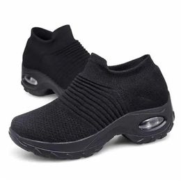 2022 large size women's shoes air cushion flying knitting sneakers over-toe shos fashion casual socks shoe WM1024