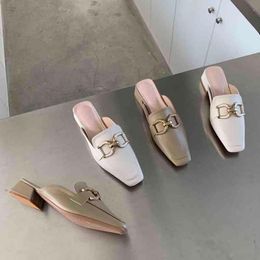 2022 Brand Designer Women Slippers Slip On Mules Flat Heel Casual Shoes British Buckle Slides Wooden Block Heels Footwear Zapato G220226