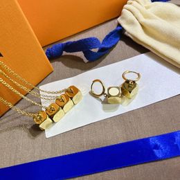 Mode Edelstahl Ohr Halskette Schnalle Hoher Schmuck Brief Body Cube Form Blume Anhänger Euro Out Diamant Ohrringe Weihnachtsgeschenk