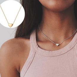 Chokers Women Simple Fashion Tiny Heart Pendant Punk Necklace Personalized Dainty Chic Choker Light Luxury Jewelry Gift