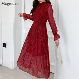 Autumn Vintage Chiffon Women Dress Elegant Flare Sleeve Dot Pleated Red Slim Midi es For Vestidos 7918 210512