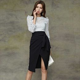 Korean Office OL 2 Pieces Suit Women Spring O-Neck Long Sleeve Dots Shirt +High Waist Lace-Up Split Sheath Pencil Skirt 210529