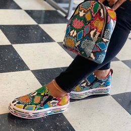 Shoes And Bags INS HOT Colorful Snake Printed Vulcanized Loafers Female Sneakers Fashion 2021 Women Footwear LJ201019