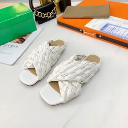 Luxurys Designers Shoes Women sandals Chunky Flat Heel Fisherman Genuine Gladiator Classical Leather Half Drag 3D Casual Designer Letter Slippers Flip Flop
