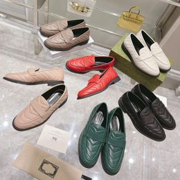 Sapatos de panos femininos Sapatos de grife feminino Couro de sapatos redondos redondos de toe casual sapatos planos tricolor preto verde bege com tamanho de caixa 35-40