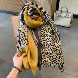 Scarves Luxury Scarf Women Designers Spring Autumn Silk Beach Summer Sunscreen Shawl Leopard Print Female Tippet For
