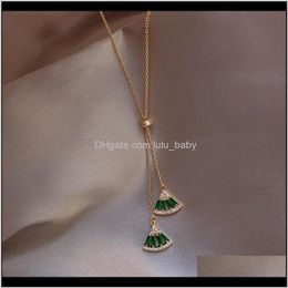 Pendant Necklaces Baroque Emerald Crystal Necklace Womens Net Red Fashion Simple Niche Design Jewellery Highlevel Clavicle Chain