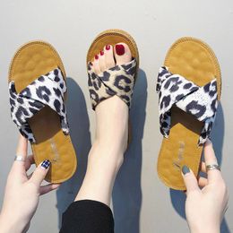 Slippers Outdoor Sandals Casual Summer Flat Non-slip Flip Flops Fashion Leopard Beach Shoes Woman Cross-strap Slides 2021 MG3