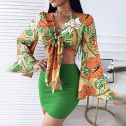 Sexy 2 Piece Outfits Full Sleeve V-neck Bandage Crop Top Mini Skirt Floral Dress Matching Set Fashion Clubwear 210521