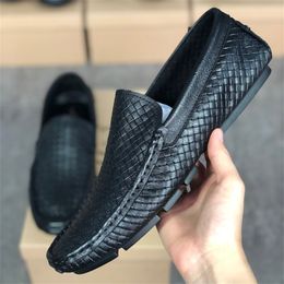 2021 Mens Designer woven shoes slip on moccasins Driving Lace up lightweight flats leather casual boat walking outdoor shoes W1