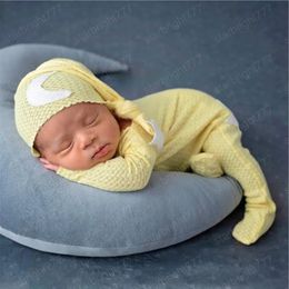 2Pcs Newborn Photography Props Star-Moon Long-Sleeves Footed Romper+Knotted Hat Costume for Baby Girls Boys Photography Clothing