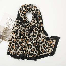 -Bufandas sexy beige leopardo punto plisado viscosa chal bufanda dama de alta calidad envoltura pashmina estola bufanda musulmlim hijab snoconder 180 * 90 cm