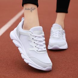 Runners Sports Comfortable shoes Casual Jogging Mens Womens Flat Lace-Up Professional Hiking Sneakers