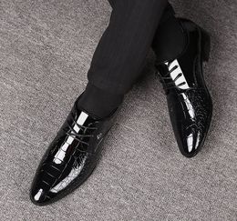 Ofis iş erkekler elbise ayakkabı resmi pu deri lüks moda damat düğün erkek oxford ayakkabı rahat artı boyut 38-48
