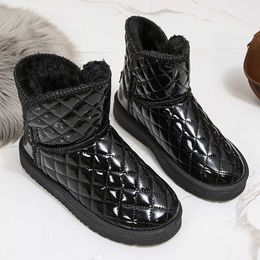 2021 Snow Boots Woman Shoes Non-Slip Female Boots Winter Warm Women Shoes With Fur Velvet Lattice Luxury Designer Thick-sole Y1018