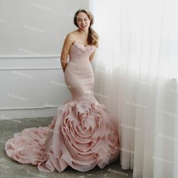 Erröten rosa Meerjungfrau Brautkleid mit Rüschen 2021 Sexy trägerloses Korsett Prinzessin böhmische Braut Kleider Herbst Outdoor Garten Brautkleider Robe Soir￩e de Mariage