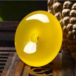 Fashion Yellow Jade Medullary Safe Clasp Pendant Men and Women Party Gift Fine Jewelry