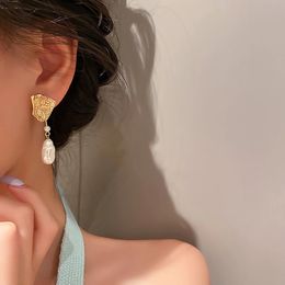 Irregular Korea Metal Long Dangle Hanging Drop Earrings Vintage Baroque Pearl Earrings Gold Color Women Punk Jewelry Gift