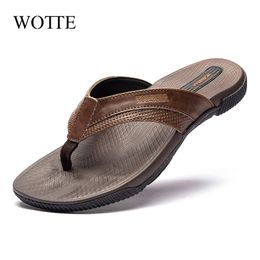 WTT Erkek Flip Flop Moda Terlik Plaj Rahat Sandalet Yaz Ayakkabı Erkekler Için Dış Terlik Büyük Boy 40 ~ 46 Zapatos Hombre