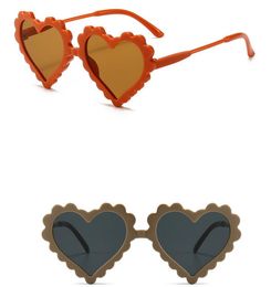 Kids Heart Shaped Sunglasses Anti-UV Vintage Girl Boy Glasses Party Beach Photography Eyewear 3-8 Years Colourful