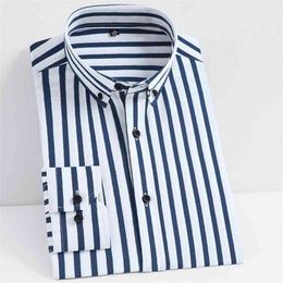 Men's Classic Non-iron Stretch Striped Basic Dress Shirt Single Patch Pocket Business Long Sleeve Standard-fit Easy Care Shirts 210626