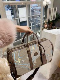 Duck Print Duffle Hand Luggage Travel Bag With Printed Cartoon Handbag Designer Unisex Duffel Bags Handbags Beige Canvas Leather T229F
