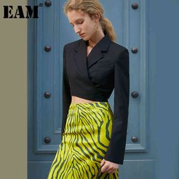 [EAM] Women Black Cross Bandage Short Blazer Lapel Long Sleeve Loose Fit Jacket Fashion Spring Autumn 1DD8045 210512