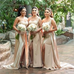 Light Champagne Mermaid Bridesmaid Dresses One Shoulder Neck Split Side Pleated Maid Of Honour Gowns Sweep Train Trumpet Wedding Guest Dress