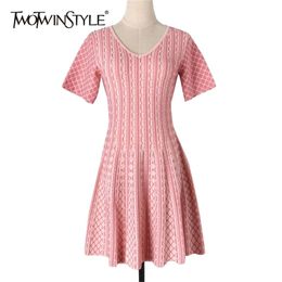 Elegant Patchwork Hit Colour Dress For Women V Neck Short Sleeve High Waist Slim Knitted Dresses Female Fashion 210520