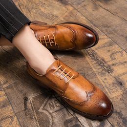 Brogue Men Casual Dress Shoes lace up Oxford Leather Formal Shoes for Male wedding Party shoes men Dinner British Footwear