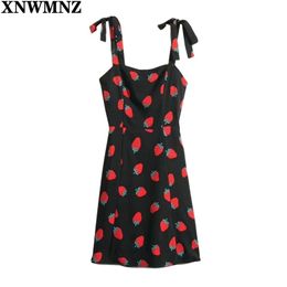 Holiday Vintage party dress Strawberry Print Adjust Spaghetti straps women chic Slim vestido es for 210520