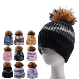 Berets Universal Winter Warm Ribbed Knit Hat With Detachable Fluffy Pompon Gradient Tie Dye Printing Harajuku Windproof Cuffs
