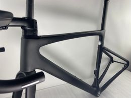 Frame Super ultralight carbon Fibre bike frameset disc brake with threaded BSA bottom bracket 2022 latest Mould and paint