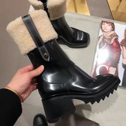 Hochwertige Luxus-Designer-Damen-Halbstiefel, gemischte Farben, Wolle, quadratische Zehen, Regenstiefel, klobige Absätze, Plateauschuhe, Kampf-Stiefeletten, Martin-Booties, 34–41