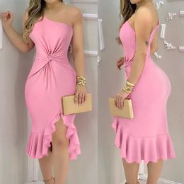 Women Summer Pencil Dress New Sexy Solid One Shoulder Sleeveless Irregular Tangle Up Ruffle Bodycon Wrap Hips Party Midi Dresses 210412