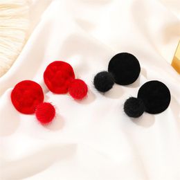 Korean Winter Hair Ball Stud Earrings Geometric Flannelette Round Tassel Ear Nail European Women Female Business Party Earring Jewellery Accessories Red Black