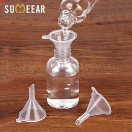 1pc/ 10/20 Pcs/lot Plastic Small Funnels For Perfume Liquid Essential Oil Filling Empty Bottle Tool Packinghigh qty
