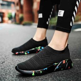 Spring New Socks Shoes One Pedal Scarpe da coppia ultraleggere Scarpe sportive casual Indoor Morning Running Hollow Traspirante Fly WovenF6 Nero bianco