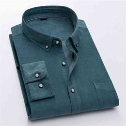 Men's Button-down Long Sleeve Vintage Corduroy Shirt Single Patch Pocket Standard-fit Autumn Comfortable Cotton Casual Shirts 210626