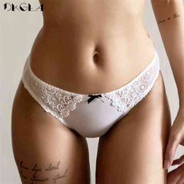 3 Pcs/lot Low-Rise Panties Plus Size XXL XL L M Underwear White Sexy Panty Embroidery Lace Briefs Hollow Out Comfortable 210720
