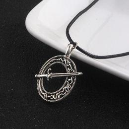 Dark Souls 3 Moon Blade Necklace Punk Retro Sword Pendant Hollow Leather Cord Choker Chain Cosplay Jewellery Accessories Necklaces