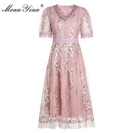 Fashion Designer dress Summer Women's Dress Short sleeve V-neck Flowers Embroidery Slim Elegant Dresses 210524